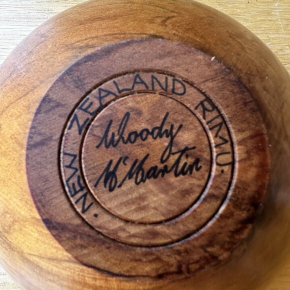 Vintage‎ New Zealand Rimu Wood Tea Light Candle Holder Signed 4.75" Diameter - Picture 7 of 10